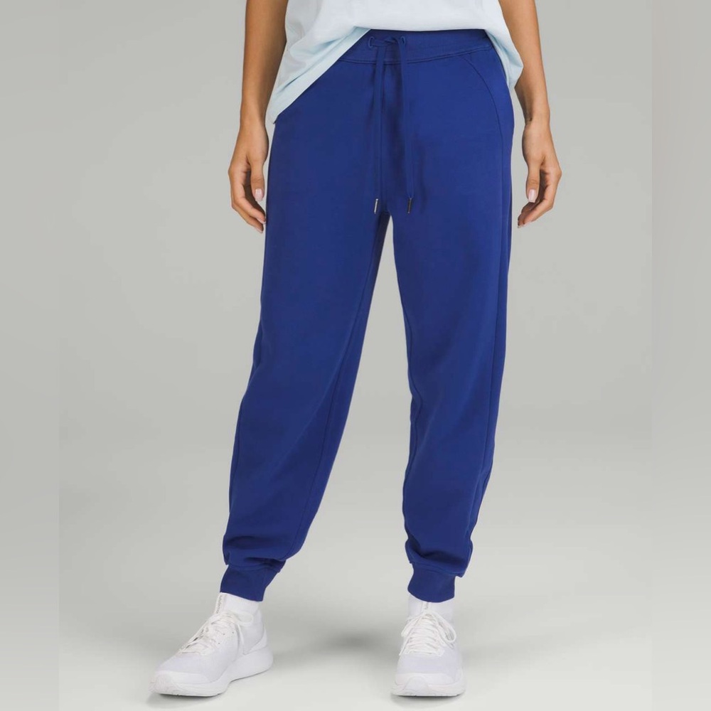 Lululemon Scuba High-Rise Relaxed Jogger in Psychic Size 4